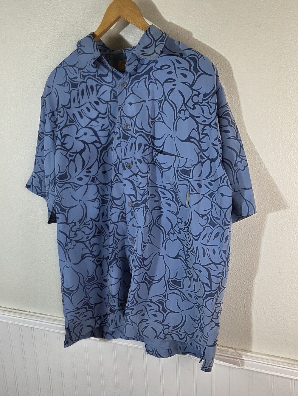 Vintage Billabong Mens Large Hawaiian Shirt Blue Floral Aloha Rayon Short Sleeve